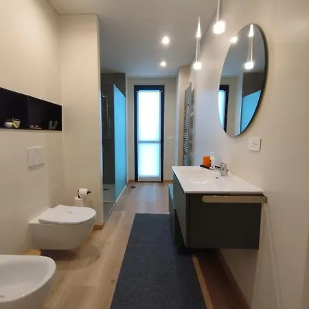 Lägenhet Tra Langhe E Alpi